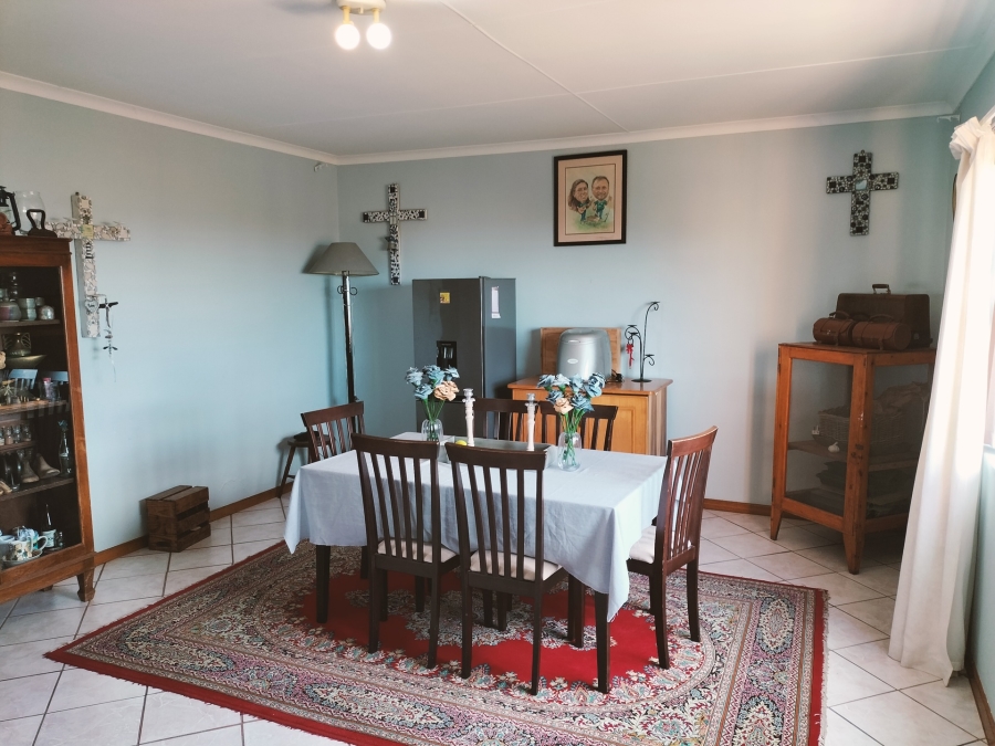6 Bedroom Property for Sale in Grootbrakhoogte Western Cape